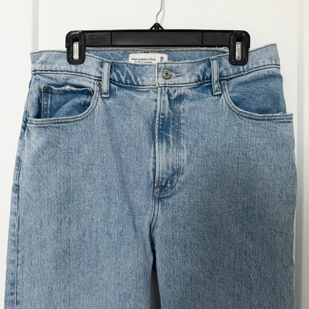 Abercrombie and Fitch High Rise 90s Relaxed SHORT - light wash - Picture 7 of 12
